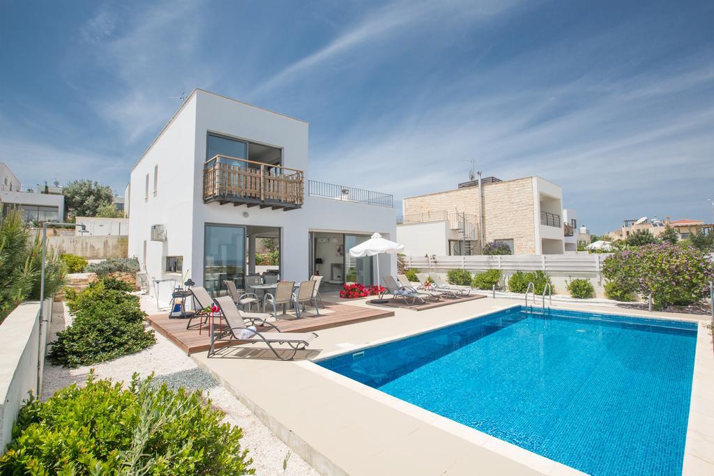 Jenny Villa 23 Полис Номер фото